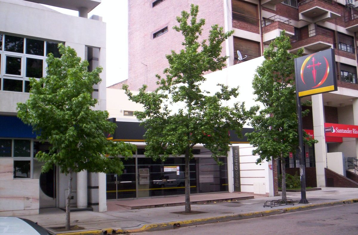 Banco Galicia and Santander branches in Argentina; Galicia is often cited for higher foreign-card ATM limits