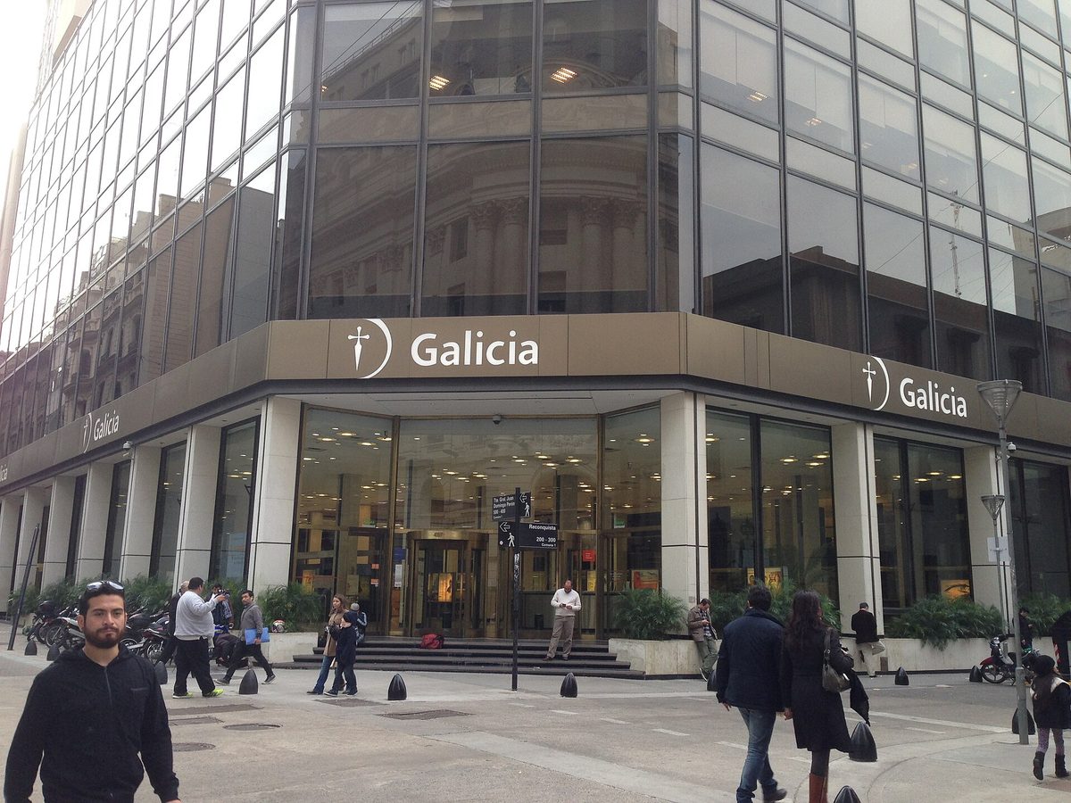 A modern Banco Galicia branch in central Buenos Aires, where the official exchange rate applies
