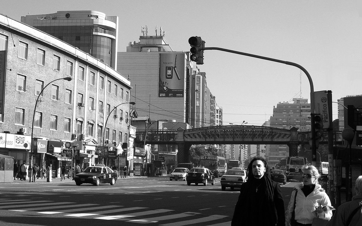 Palermo Buenos Aires street scene showing porteño street fashion and social life