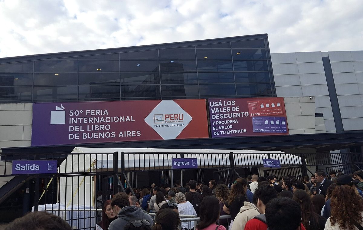 Crowds queueing at the Buenos Aires International Book Fair (Feria del Libro) in autumn