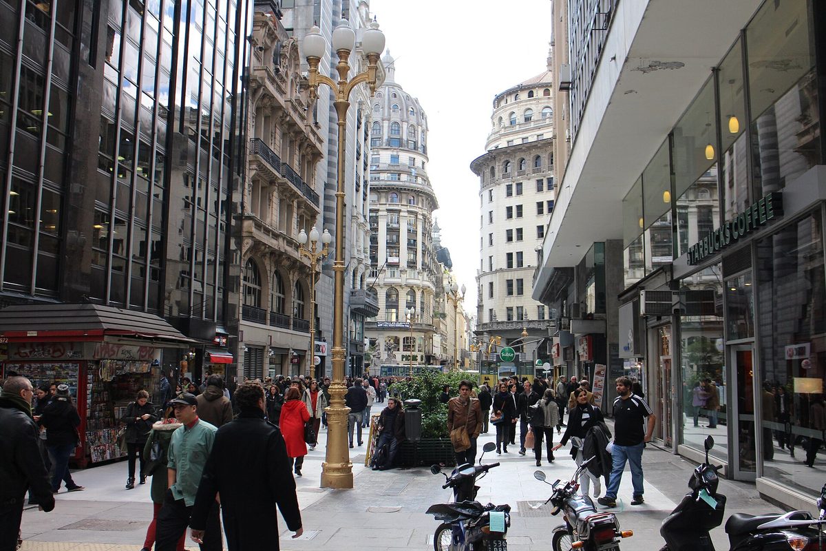 Crowds on Calle Florida in central Buenos Aires, a clue to whether is Buenos Aires expensive for tourists in 2026