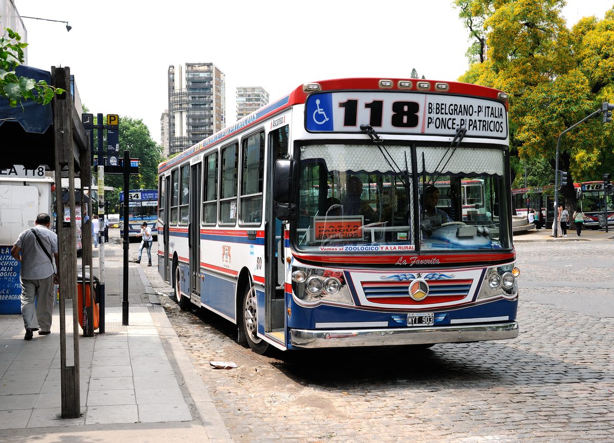A Buenos Aires colectivo bus on line 118, one of the city buses that accept the SUBE card