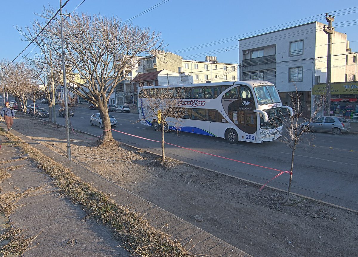 A long-distance coach in Tandil, the way most people make the Tandil day trip from Buenos Aires