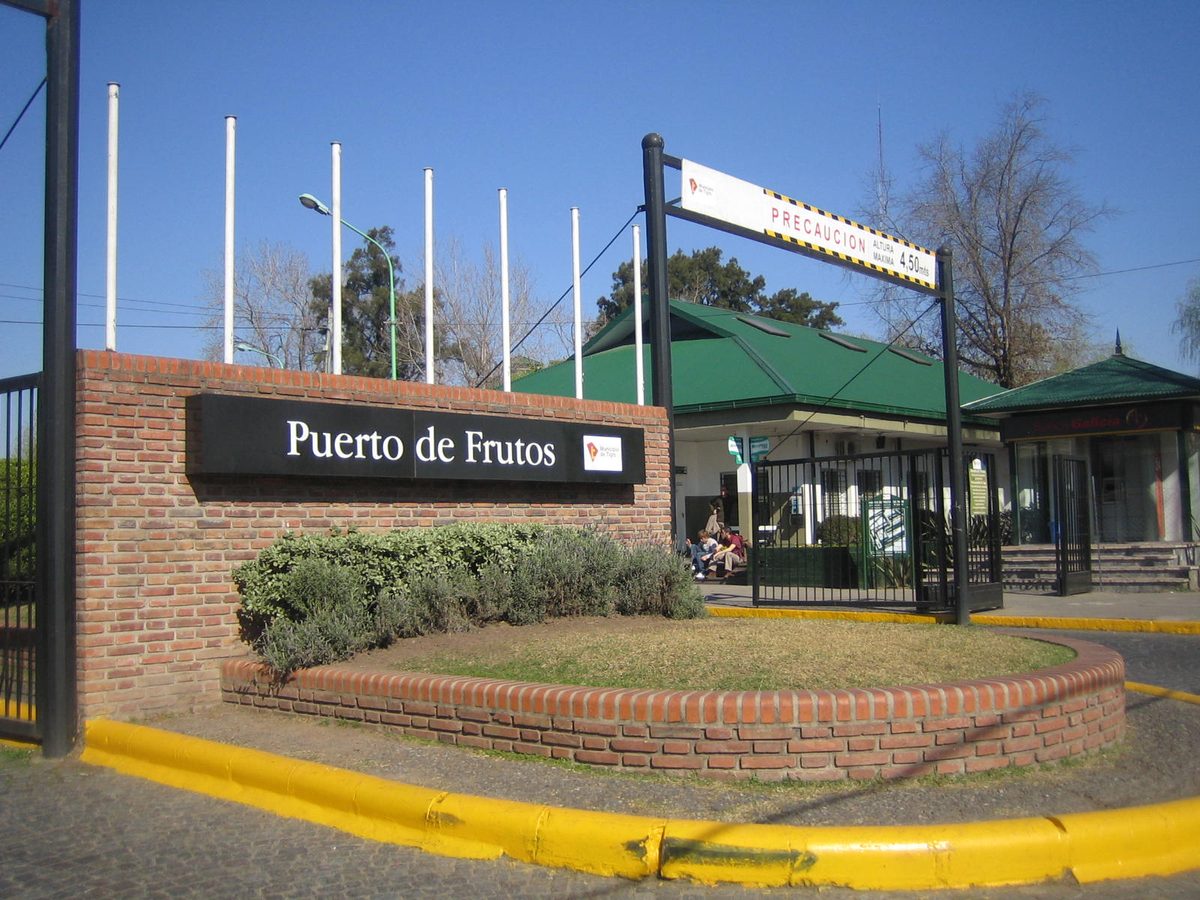 The brick entrance sign and gate of the Puerto de Frutos craft market in Tigre