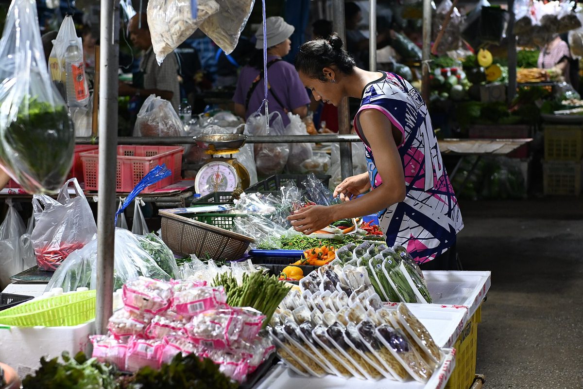 Fresh market produce of the kind used by vegan restaurants buenos aires kitchens rely on